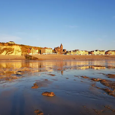 Appartement d'une chambre avec vue sur la mer balcon et wifi a Mers les Bains a 3 km de la plage * Mers-les-Bains
