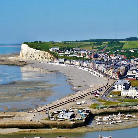 Appartement d'une chambre avec vue sur la mer balcon et wifi a Mers les Bains a 3 km de la plage * Mers-les-Bains